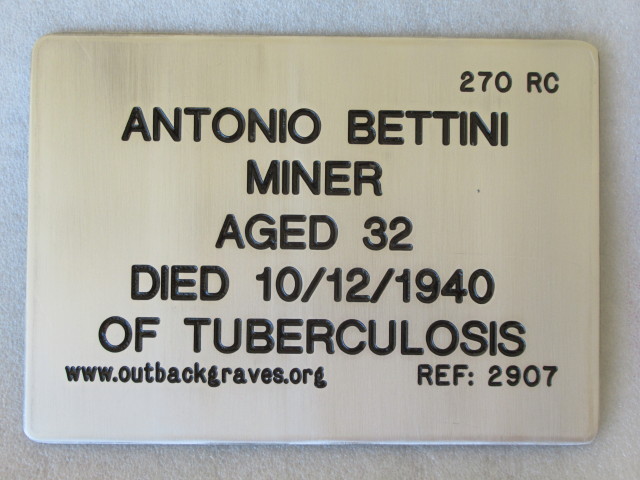 This is a photograph of plaque number 2907 for ANTONIO BETTINI at LEONORA