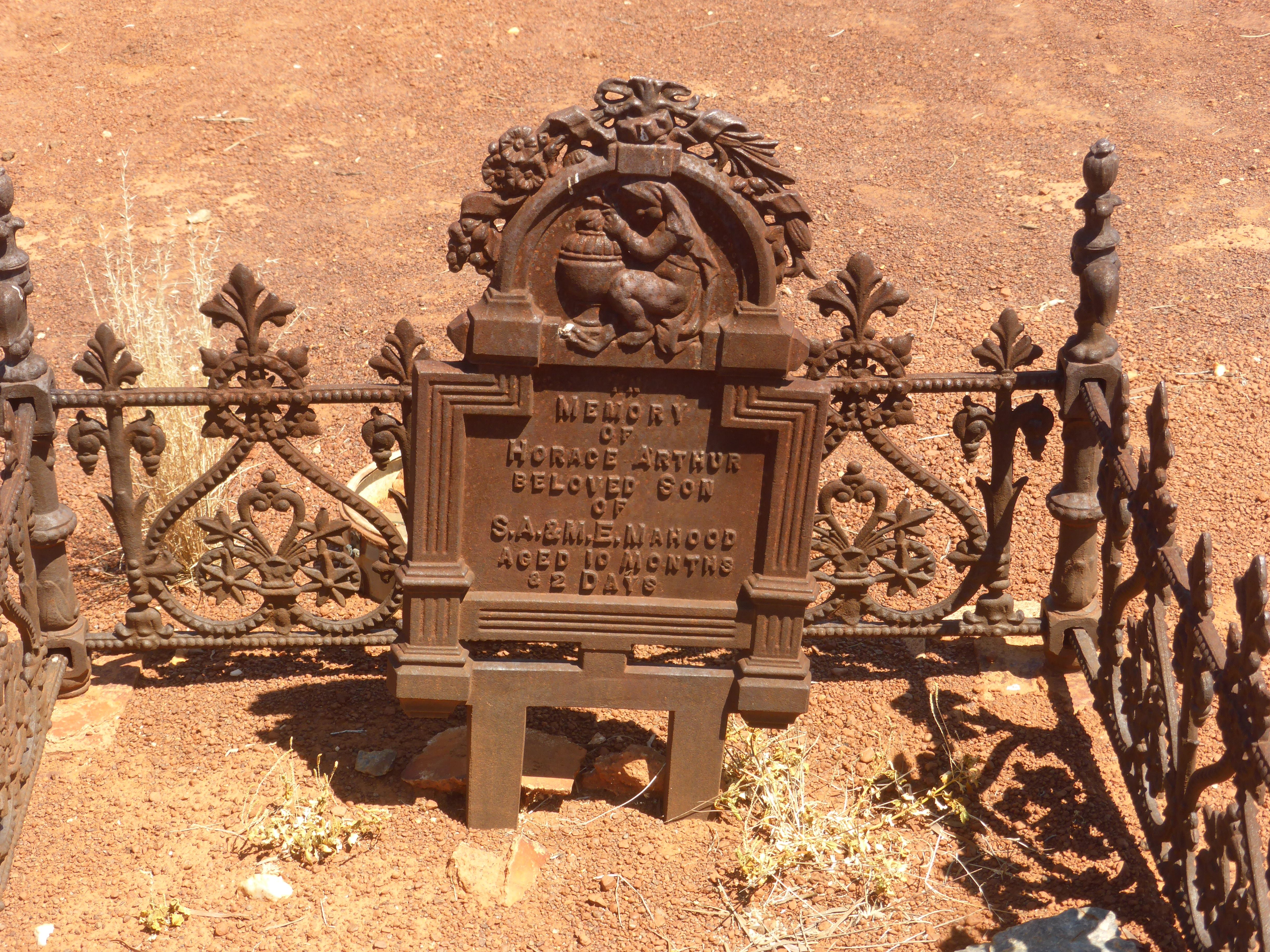 This is a photograph of the marker on the grave of Horace Arthur MAHOOD