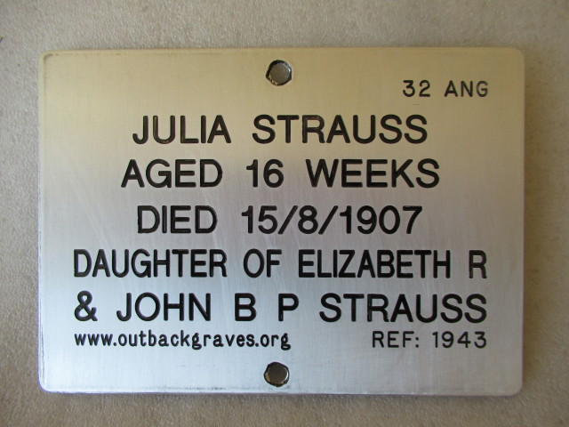 This is a photograph of plaque number 1943 for JULIA STRAUSS at KOOKYNIE